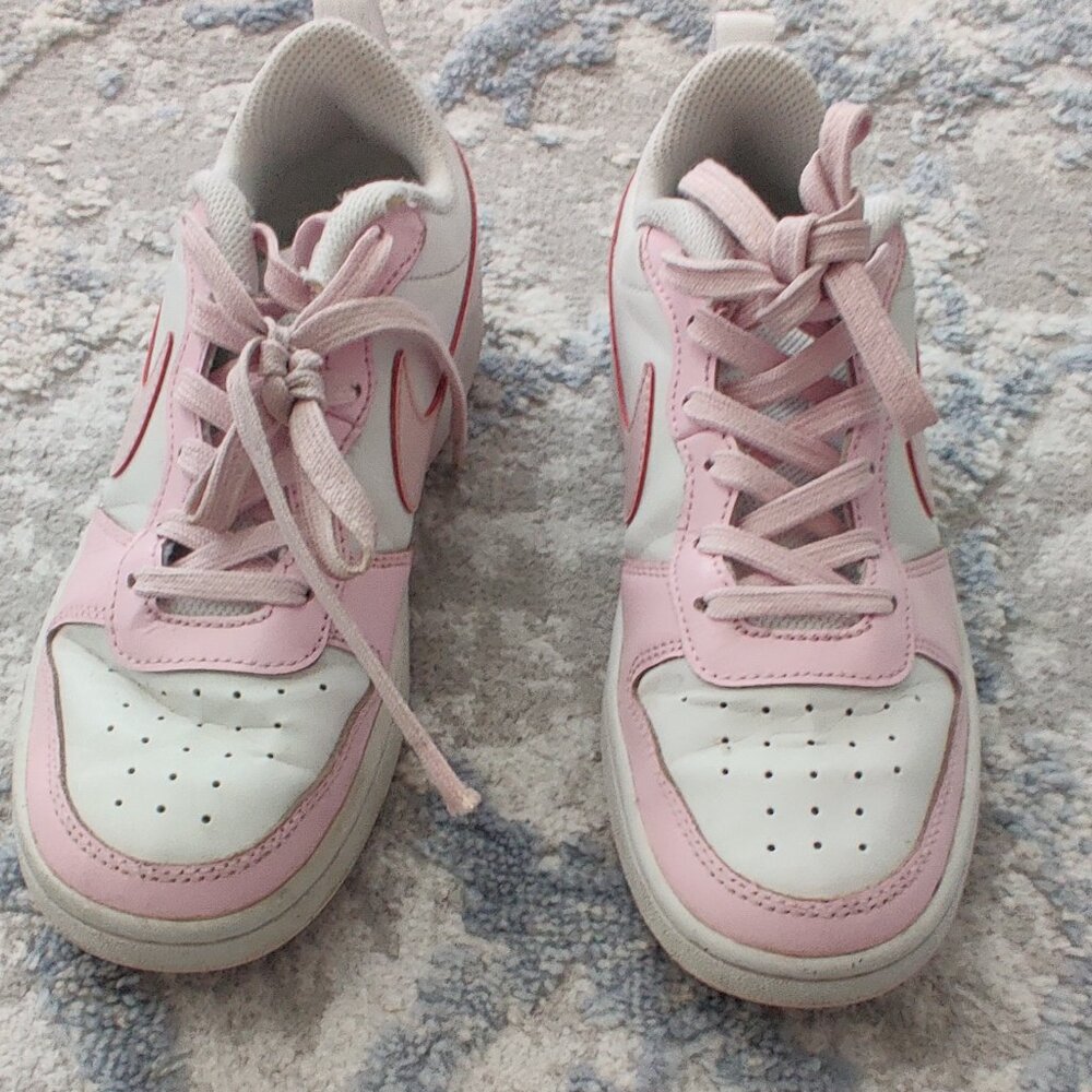 Nike Court Borough Low Girls Size 4Y